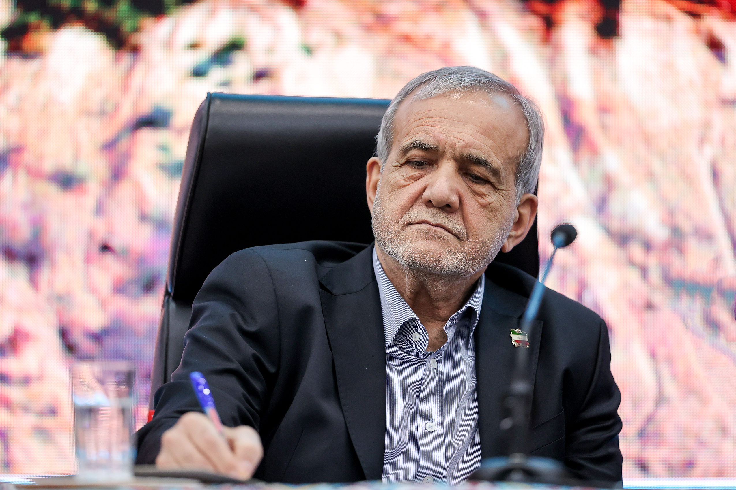 رئیس‌جمهور قانون حذف ۴ صفر از پول ملی را ابلاغ کرد